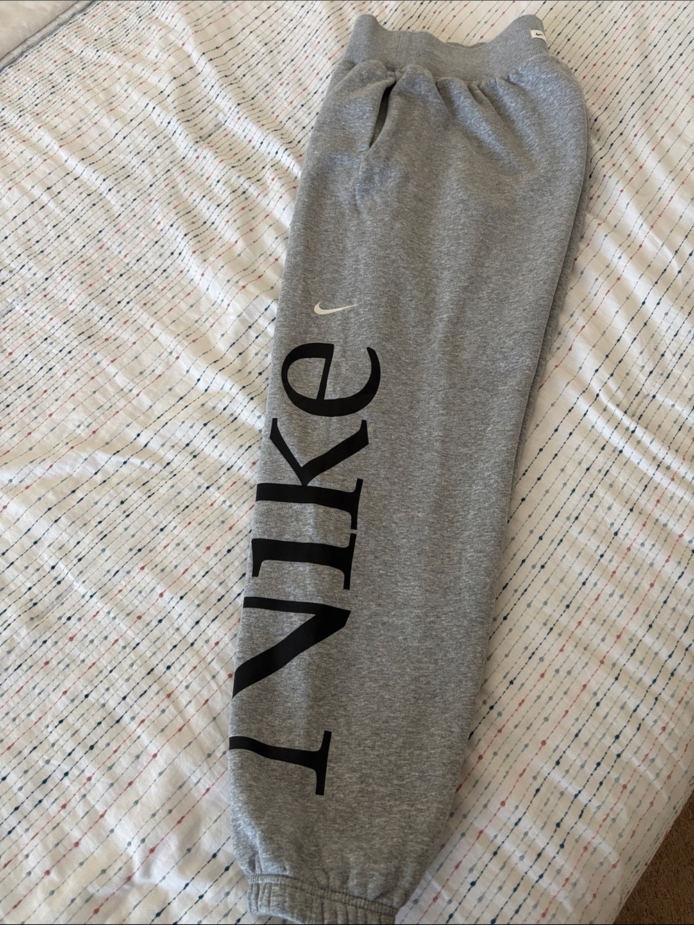 Nike Women’s Gray Pants